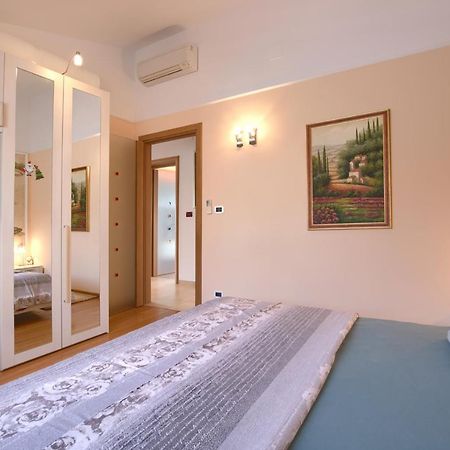 Tomisha Apartment Pjescana Uvala Bagian luar foto