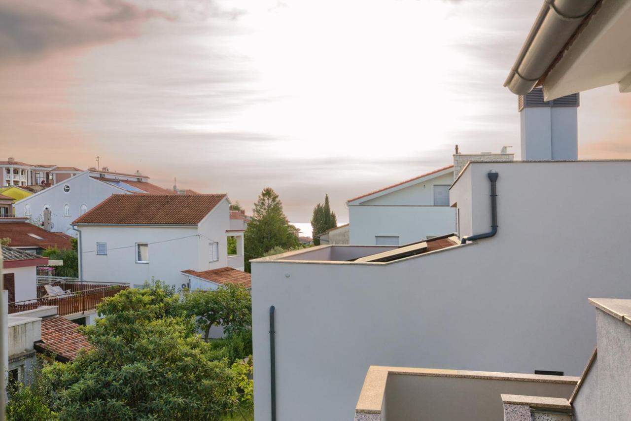 Tomisha Apartment Pjescana Uvala Bagian luar foto